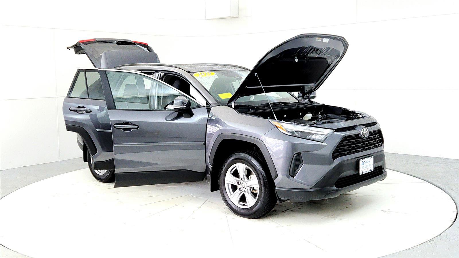 Used 2025 Toyota RAV4 XLE w/ Convenience Package image 12