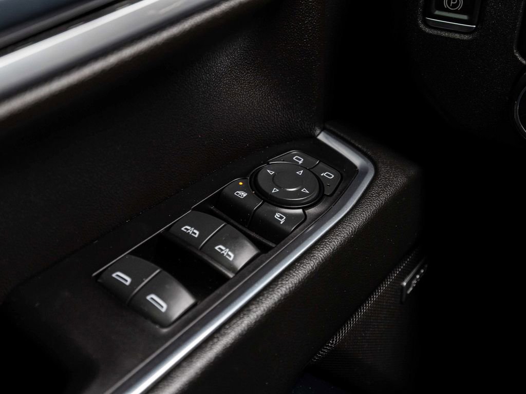 Used 2022 Chevrolet Silverado 1500 LTZ image 12