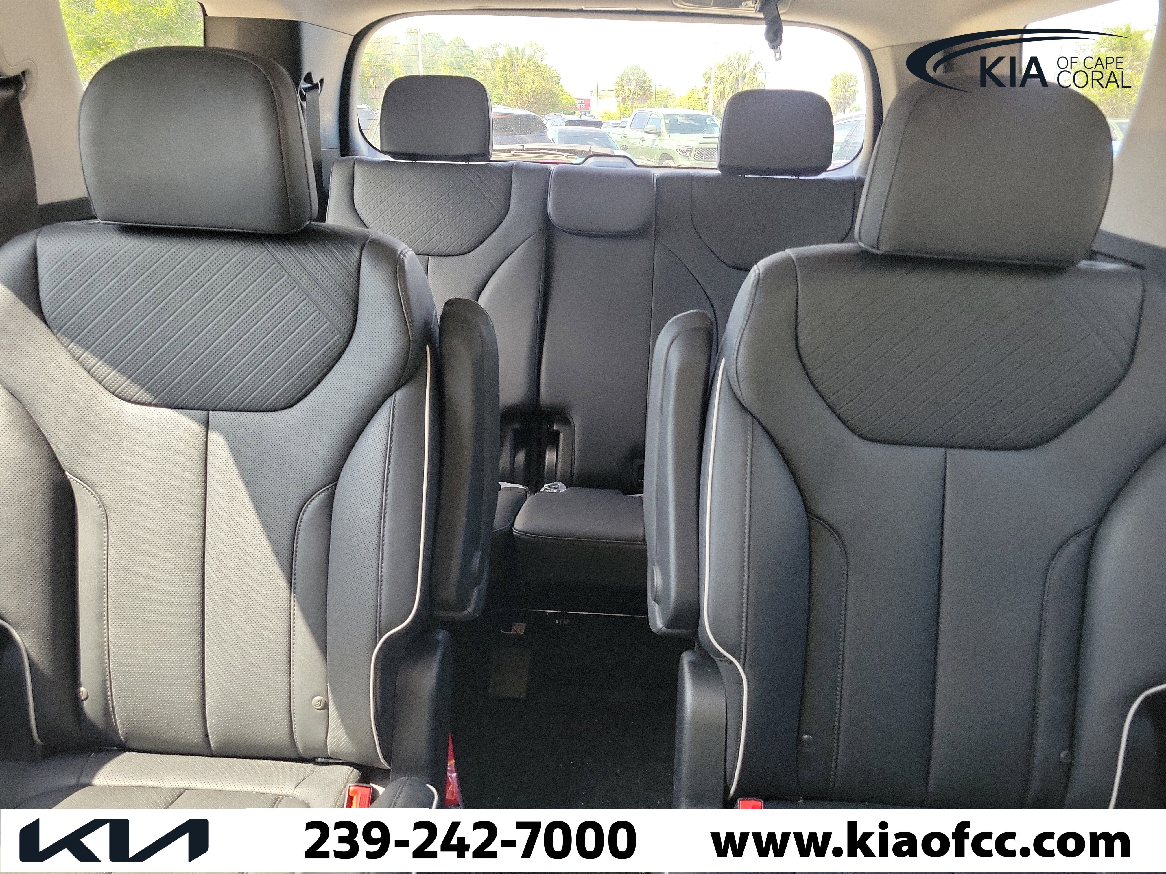 Used 2025 Hyundai Palisade SEL FWD image 12