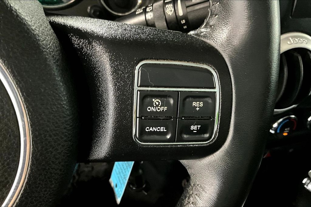 Used 2016 Jeep Wrangler Unlimited Rubicon w/ Connectivity Group image 25