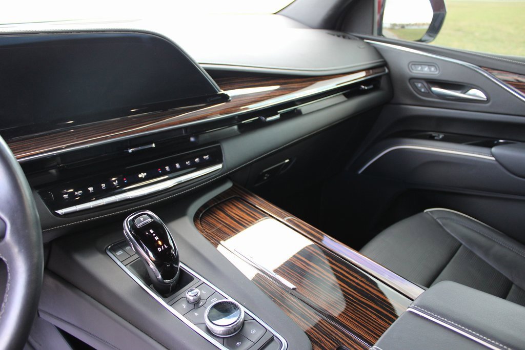 Used 2023 Cadillac Escalade Premium Luxury w/ Performance Package image 15