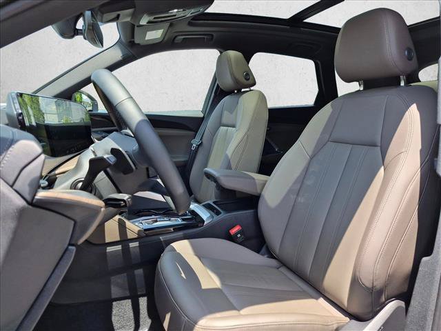 Certified 2025 Audi Q5 Premium w/ Convenience Package AWD/4WD image 17