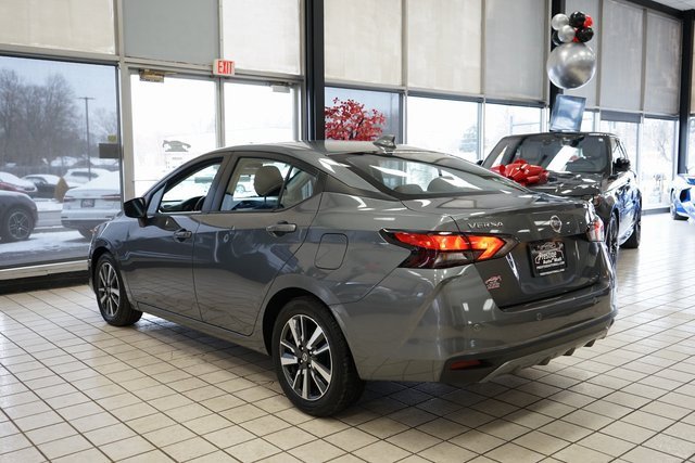 Used 2021 Nissan Versa SV image 5