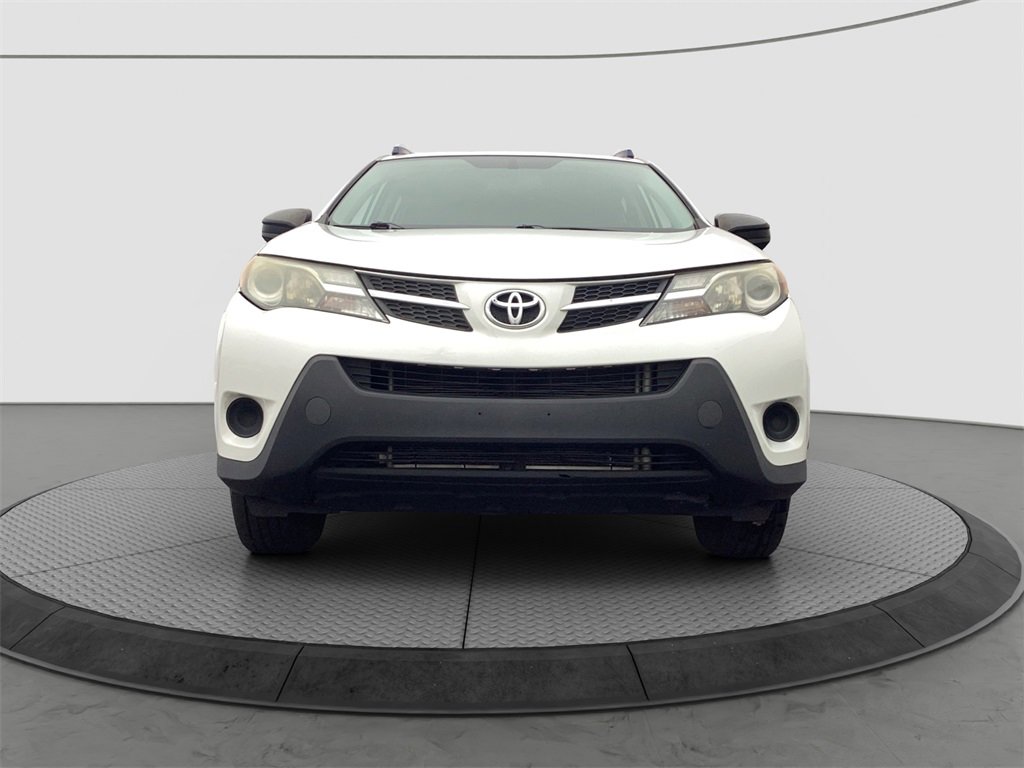 Used 2015 Toyota RAV4 LE image 2