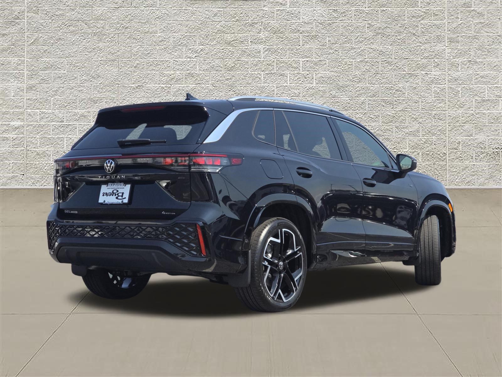 New 2026 Volkswagen Tiguan SEL R-Line AWD/4WD image 7
