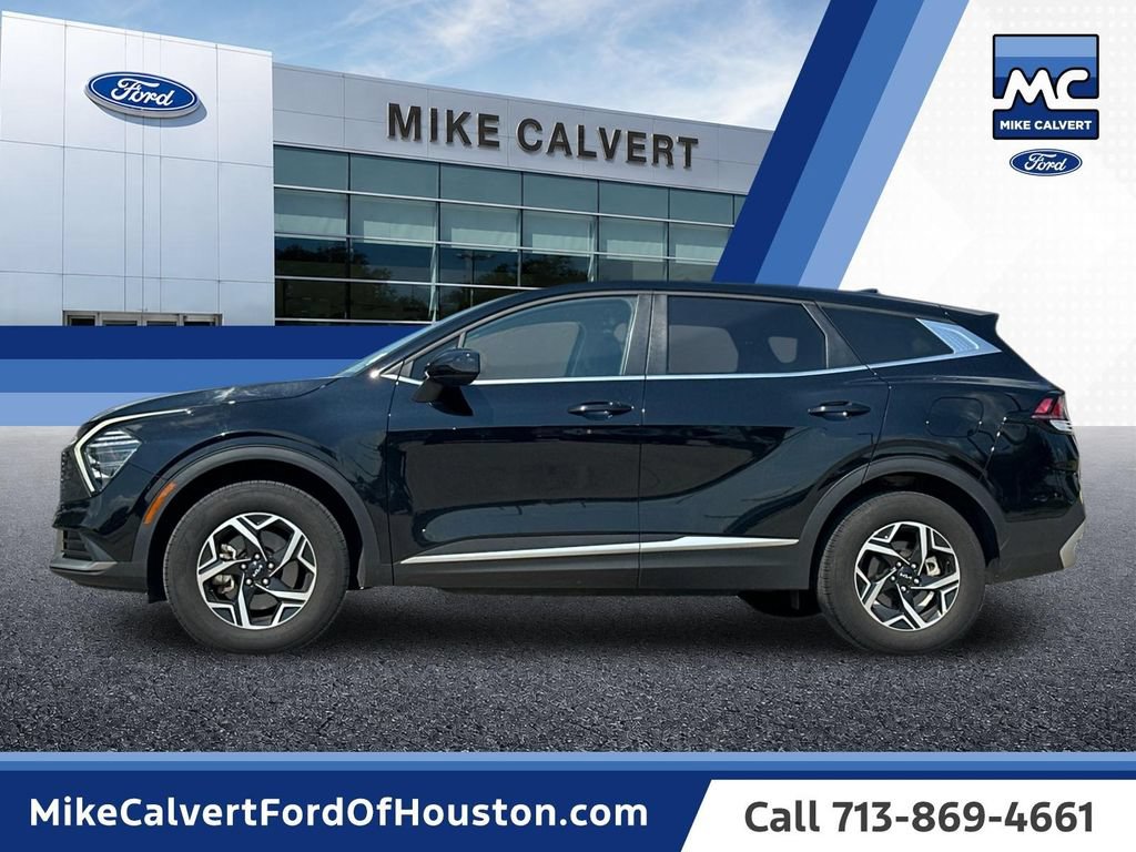 Used 2025 Kia Sportage LX AWD/4WD image 2