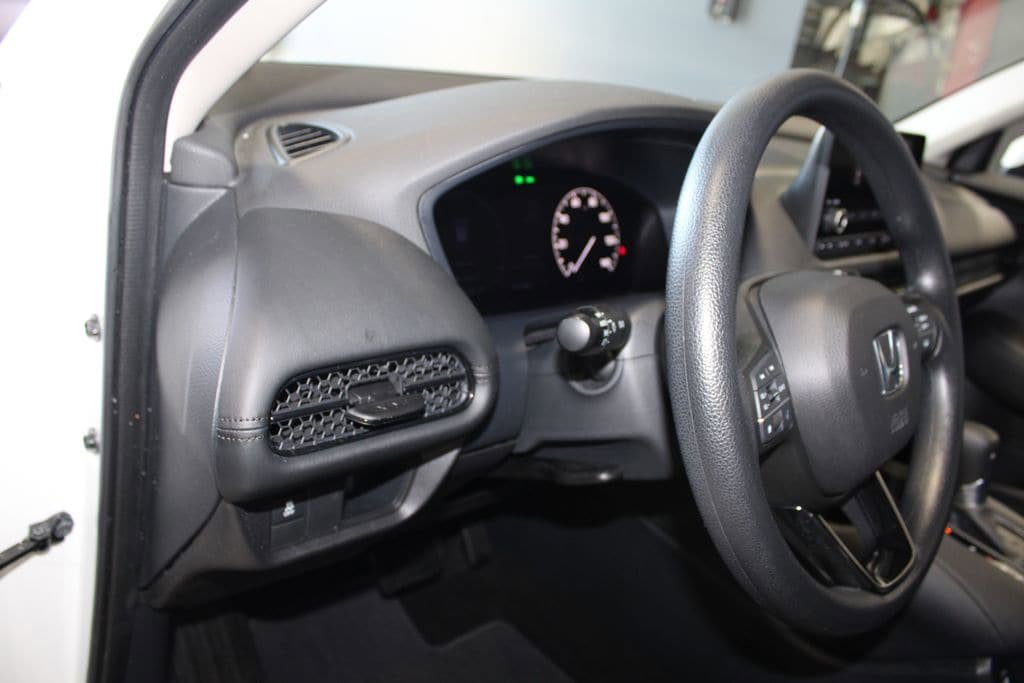 Used 2023 Honda HR-V LX image 11