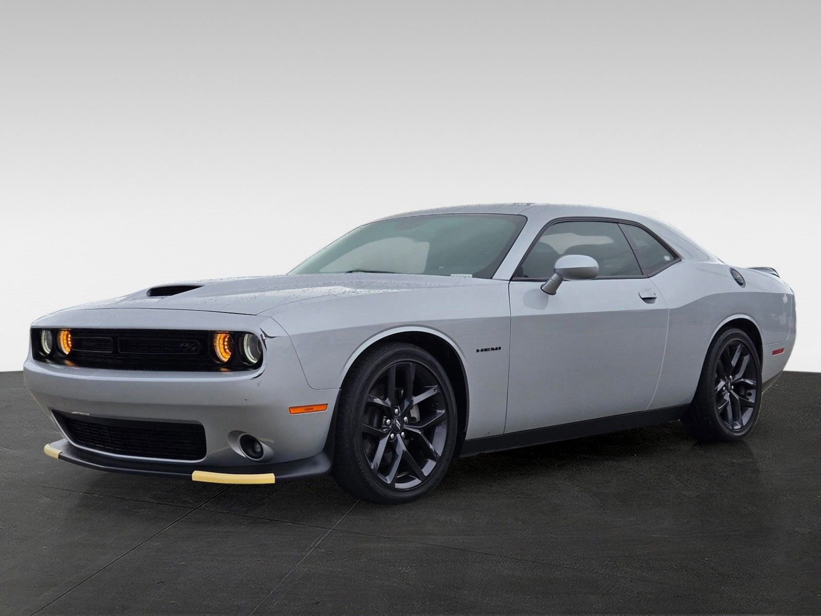 Used 2021 Dodge Challenger R/T w/ Blacktop Package image 8