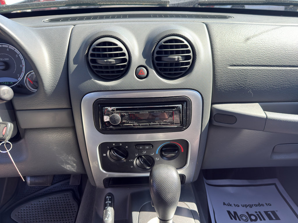 Used 2005 Jeep Liberty Limited AWD/4WD image 18