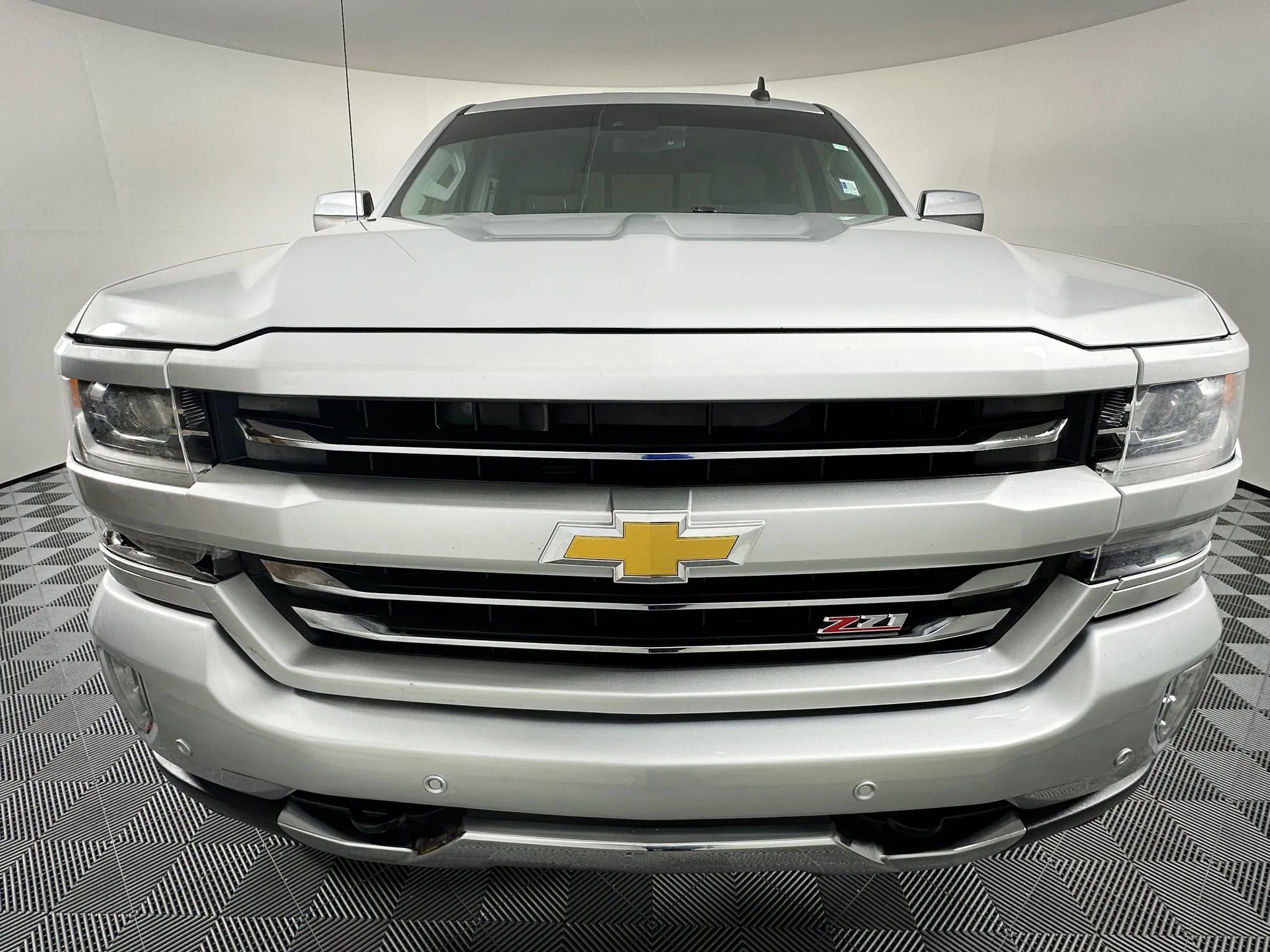 Used 2016 Chevrolet Silverado 1500 LTZ Z71 w/ LTZ Plus Package image 3