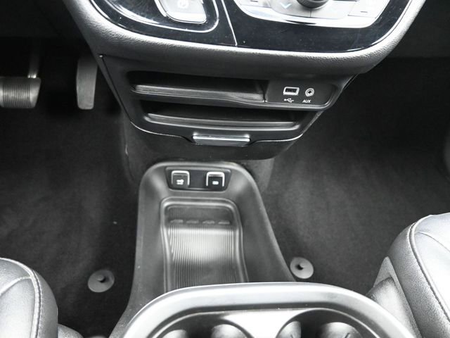 Used 2019 Chrysler Pacifica Touring-L w/ Advanced Safetytec Group image 32