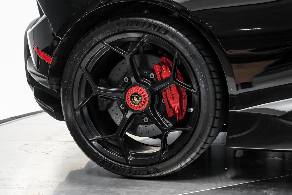 Used 2018 Lamborghini Huracan Performante AWD/4WD image 55