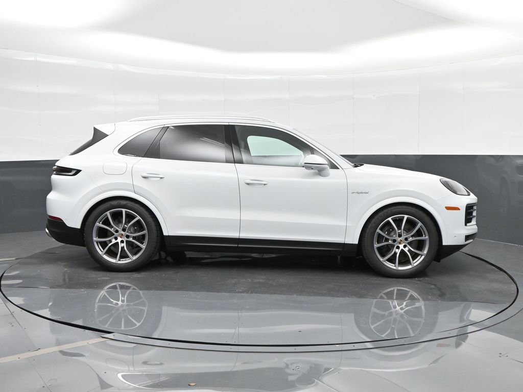 New 2025 Porsche Cayenne E-Hybrid image 10