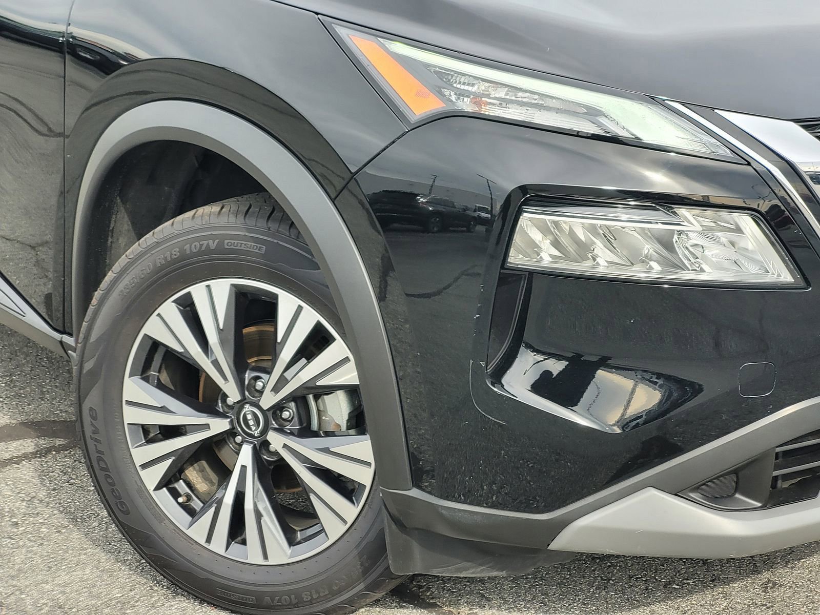 Used 2023 Nissan Rogue SV image 6