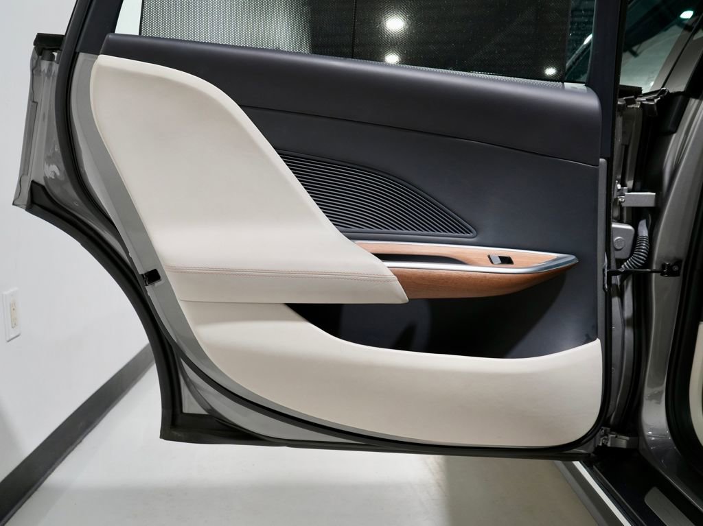 Used 2022 Lucid Air Grand Touring image 28