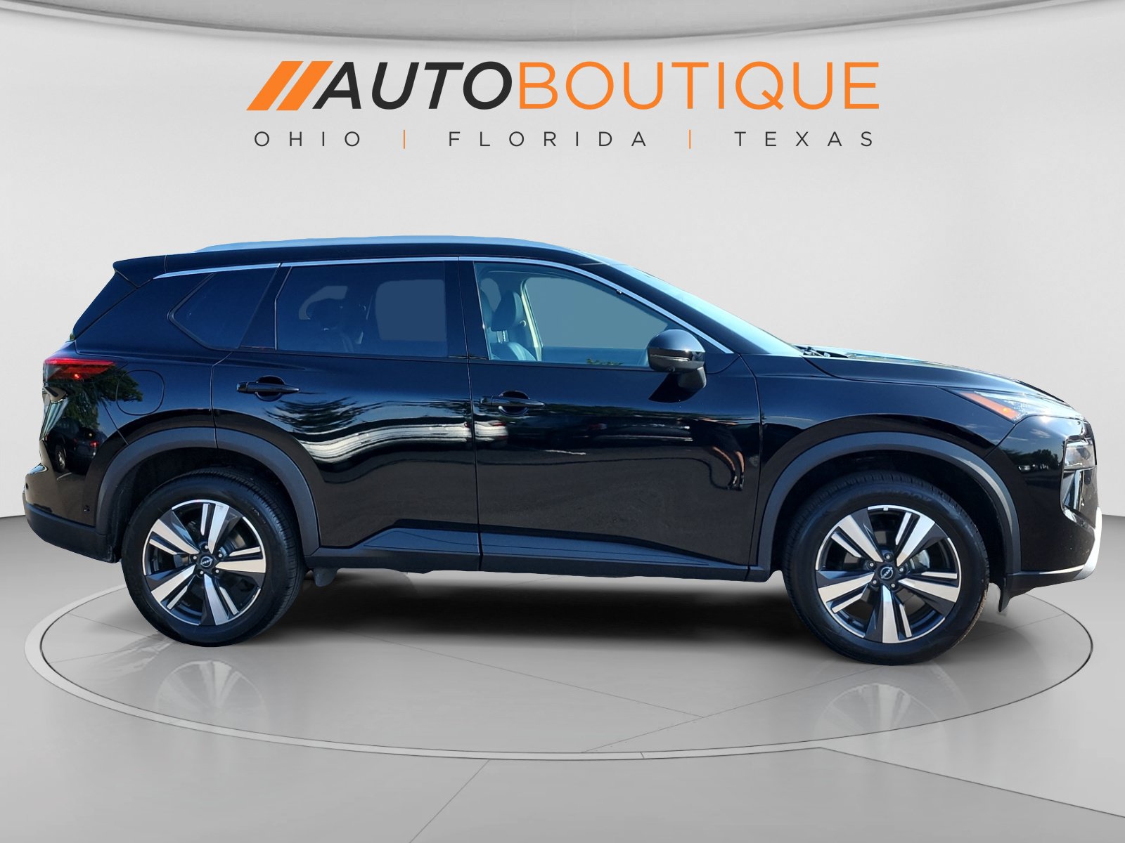 Used 2024 Nissan Rogue SL AWD/4WD image 6