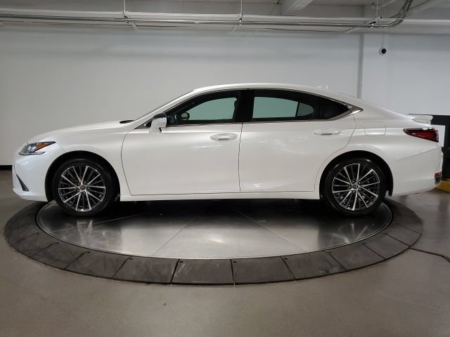 Used 2025 Lexus ES 300h w/ Premium Package FWD image 7