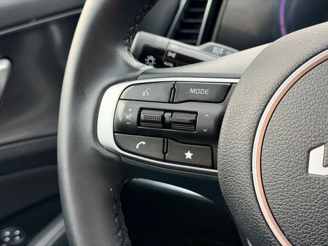 Used 2025 Kia Sportage EX image 11