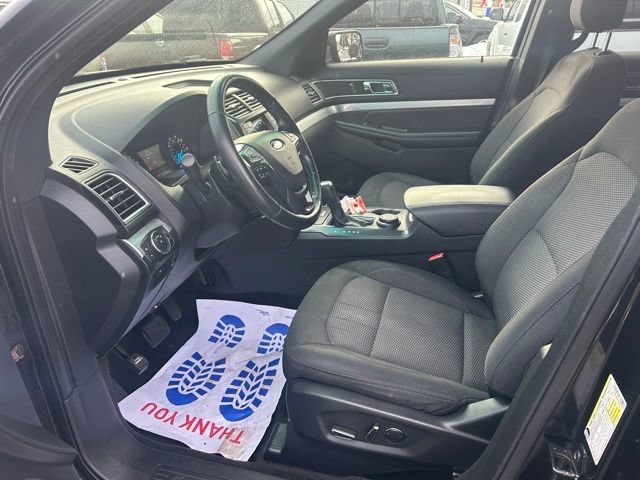 Used 2016 Ford Explorer XLT AWD/4WD image 12