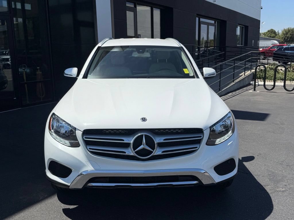 Used 2018 Mercedes-Benz GLC 300 4MATIC image 3