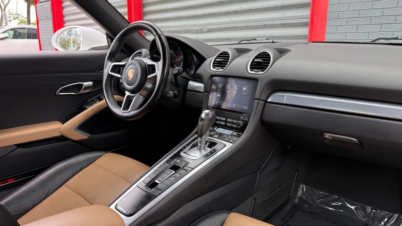 Used 2019 Porsche 718 Boxster RWD image 32