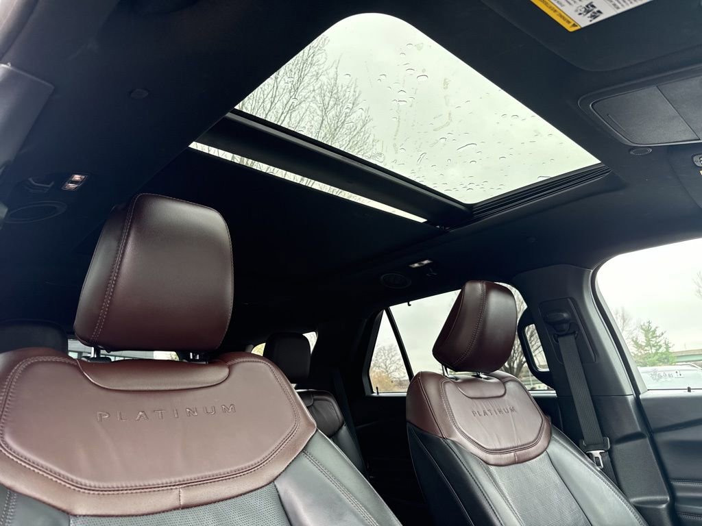 Used 2023 Ford Explorer Platinum w/ Technology Package image 34