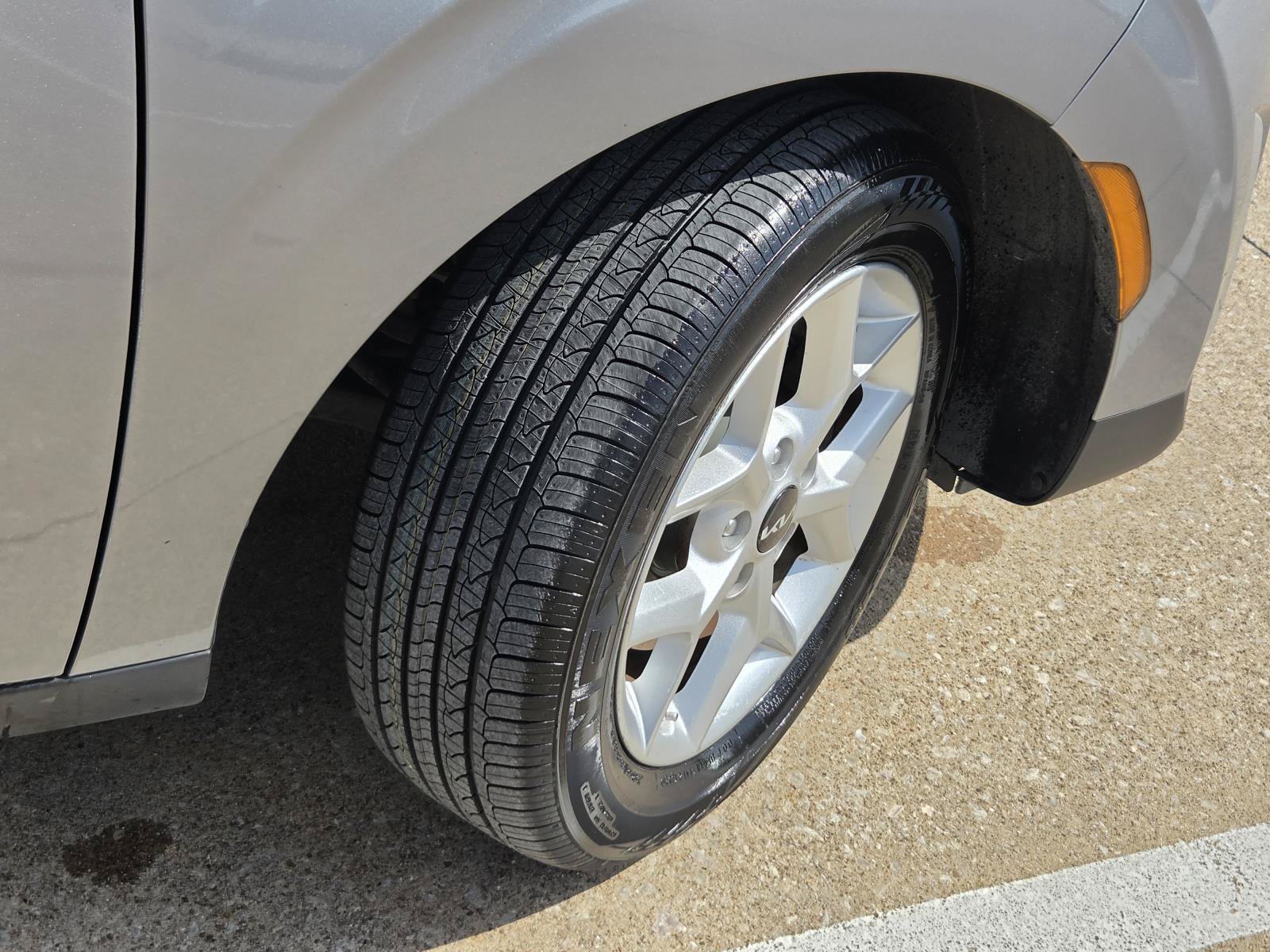 Used 2024 Kia Soul LX w/ LX Technology Package FWD image 5