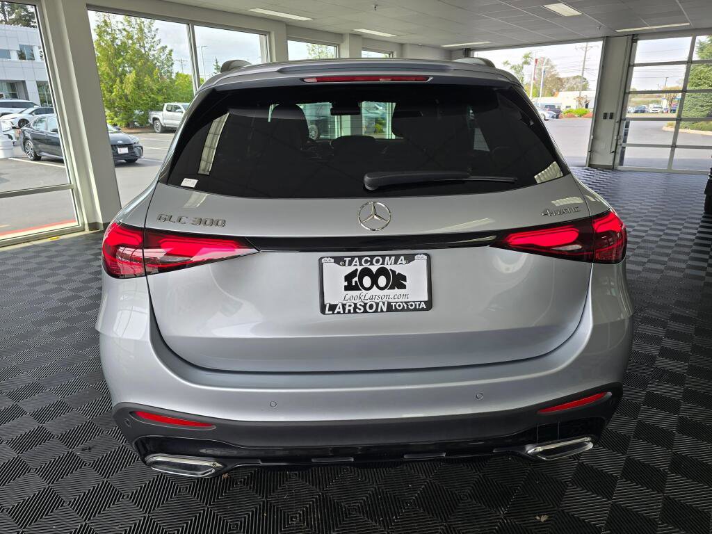 Used 2024 Mercedes-Benz GLC 300 4MATIC image 4