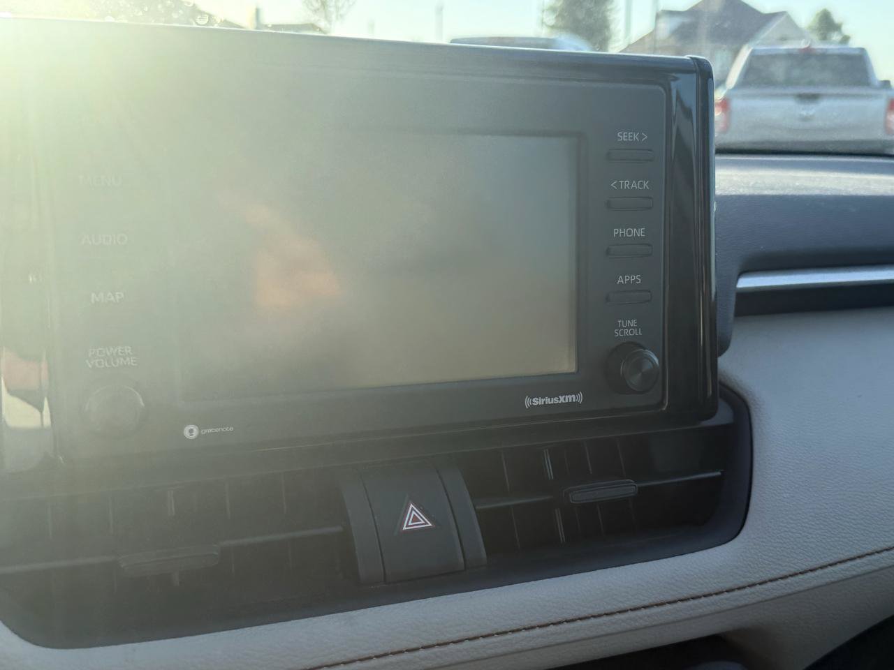 Used 2021 Toyota RAV4 XLE AWD/4WD image 9