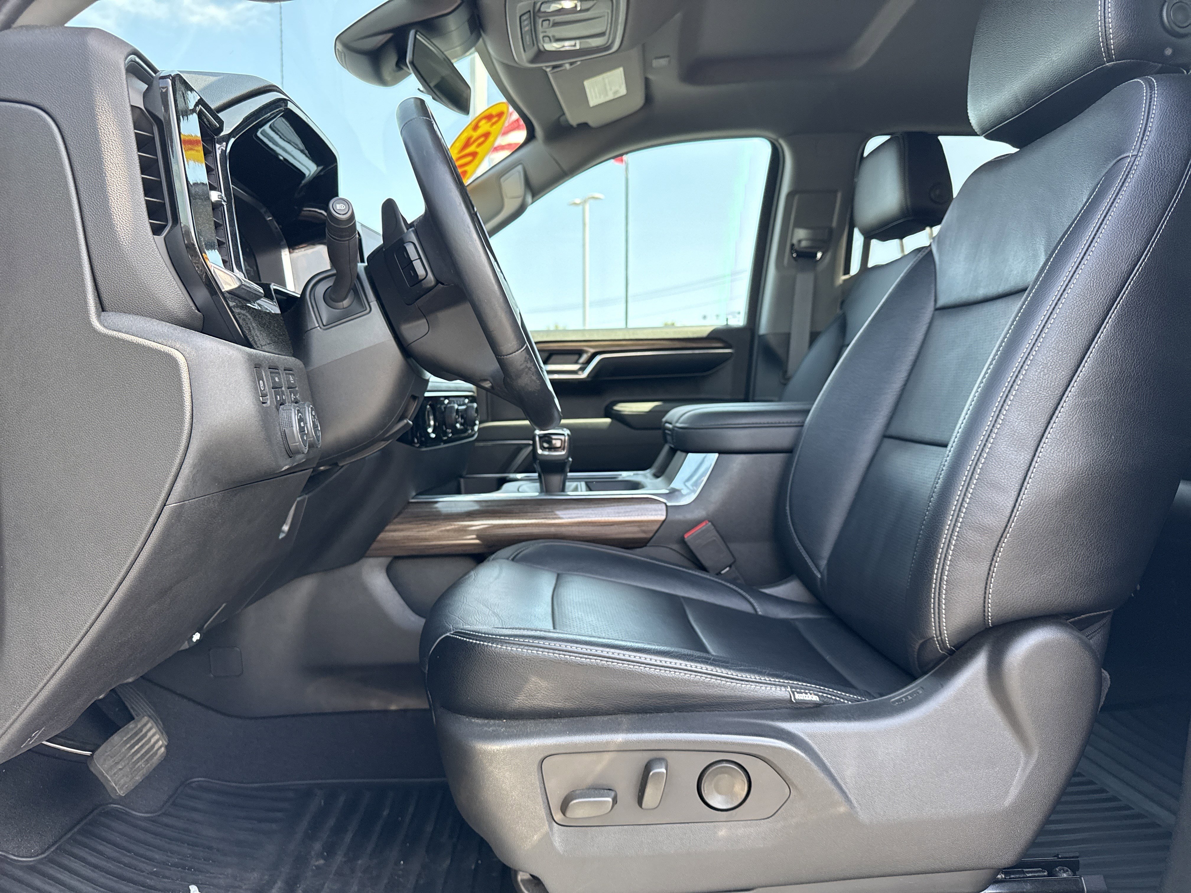 Used 2023 Chevrolet Silverado 1500 RST AWD/4WD image 15