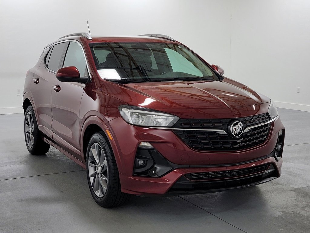 Used 2022 Buick Encore GX Select w/ Sport Touring Package FWD image 2