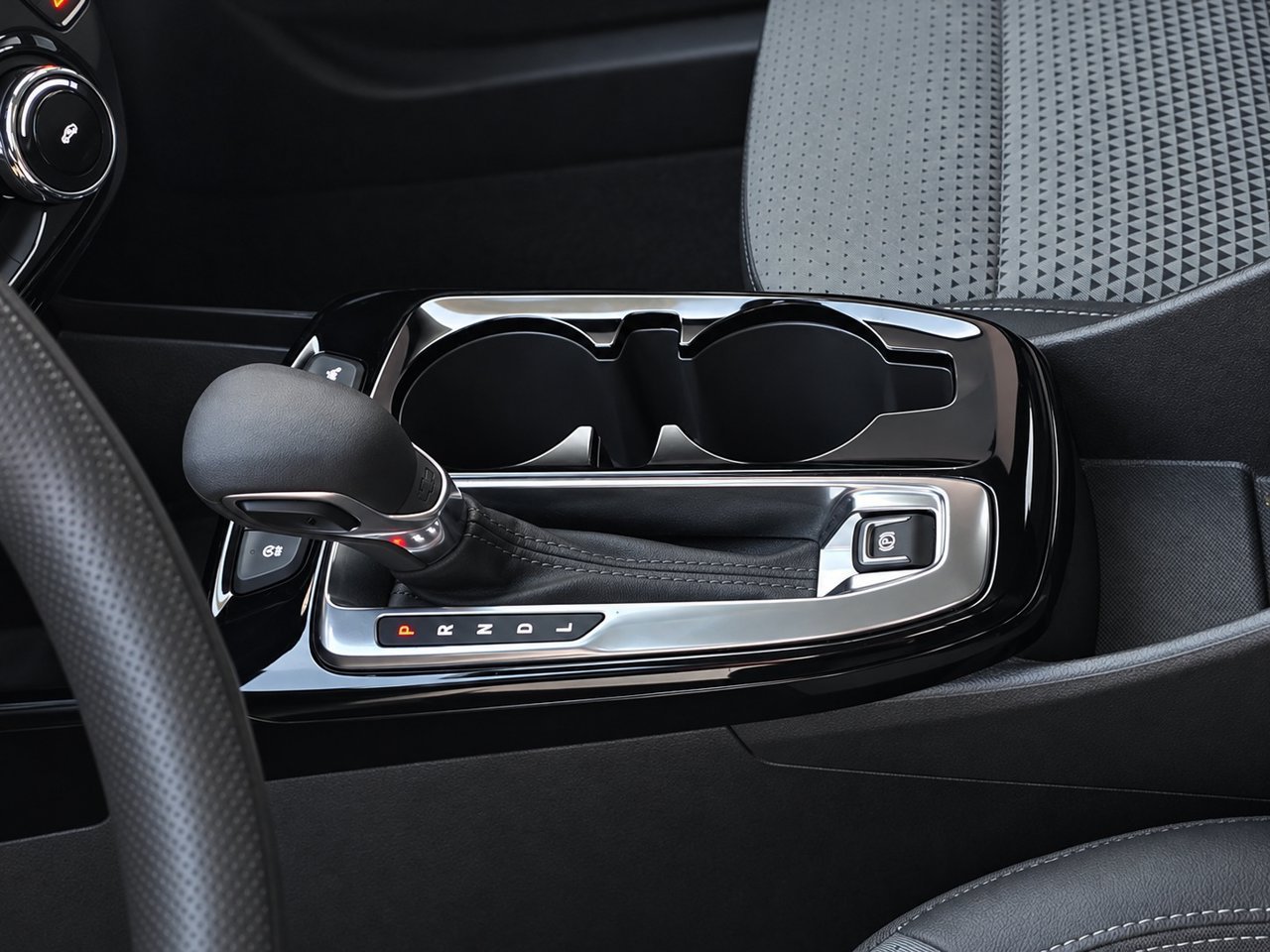 Certified 2024 Chevrolet Trax LT FWD image 19