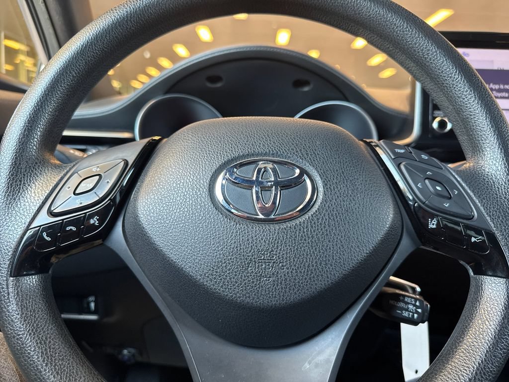 Used 2019 Toyota C-HR LE FWD image 27