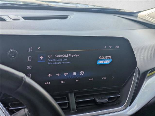 Used 2024 Chevrolet Trax LT w/ Sunroof Package FWD image 18