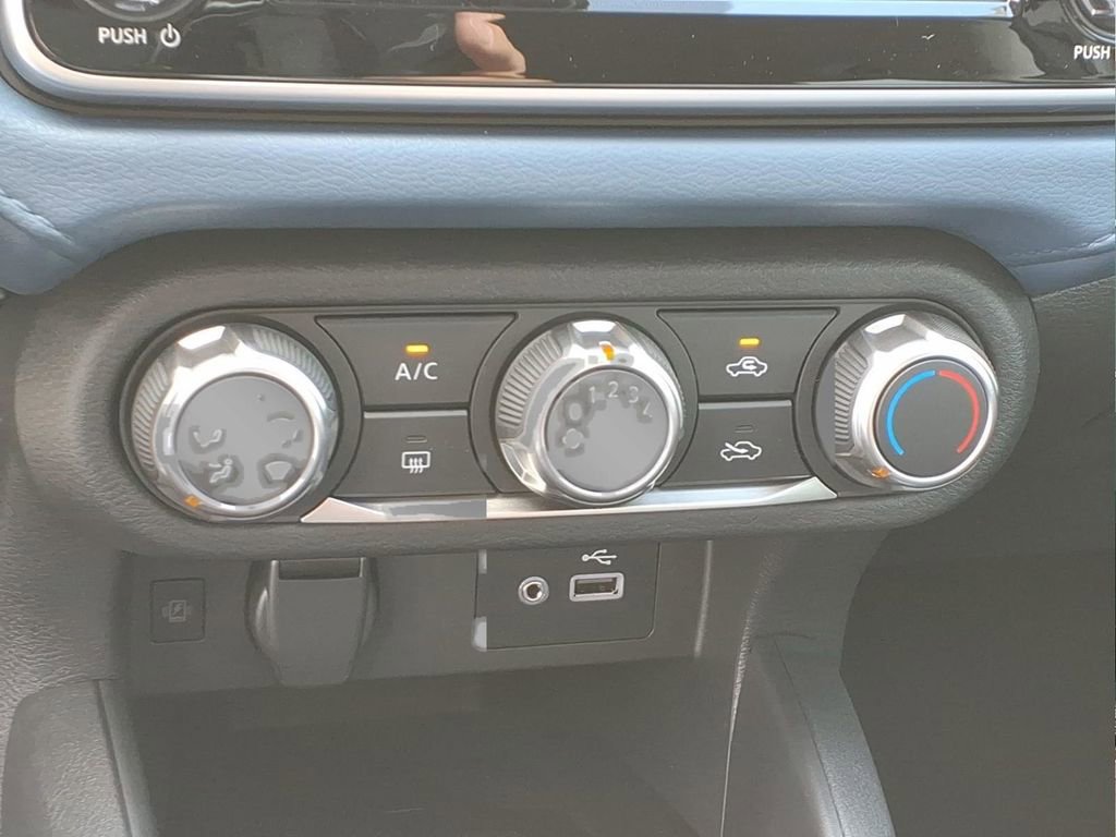 New 2025 Nissan Versa SV w/ Trunk Package FWD image 17