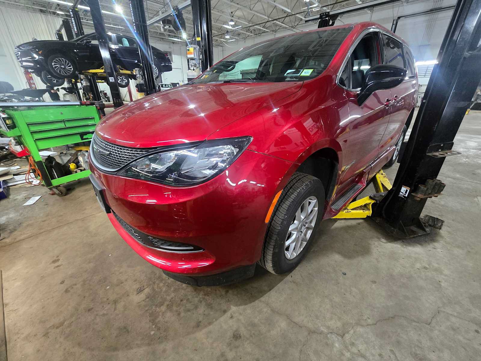 Used 2025 Chrysler Voyager LX