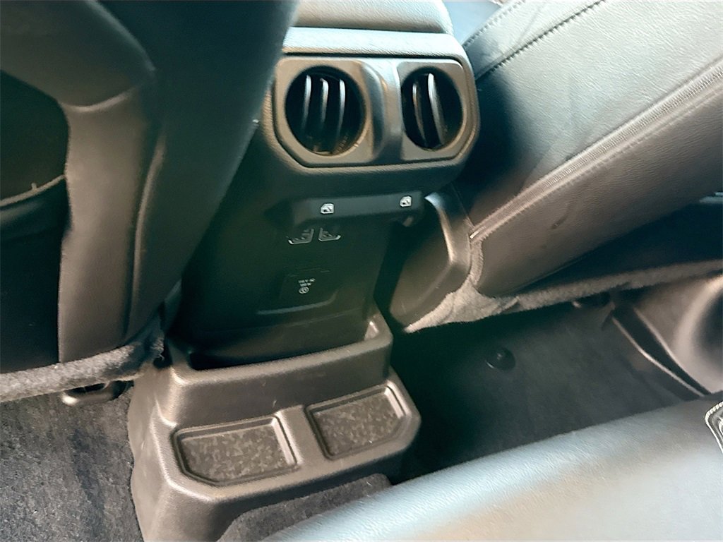 Used 2022 Jeep Wrangler Unlimited Sahara w/ Cold Weather Group image 28