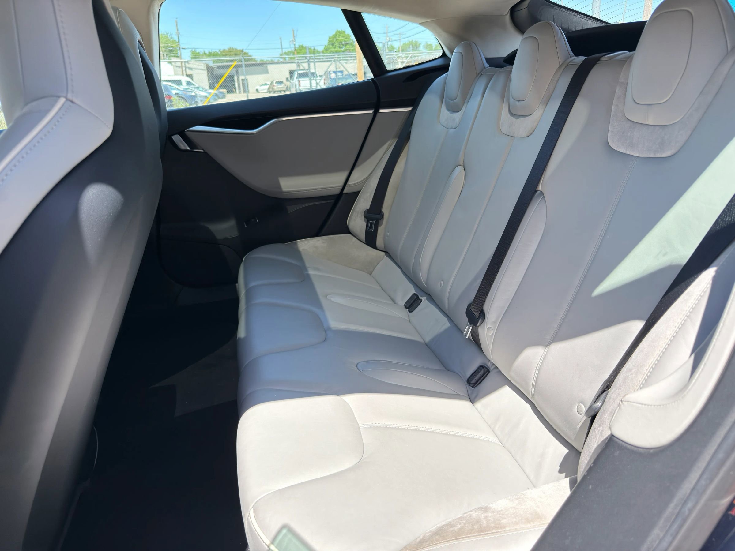 Used 2013 Tesla Model S Performance RWD image 18