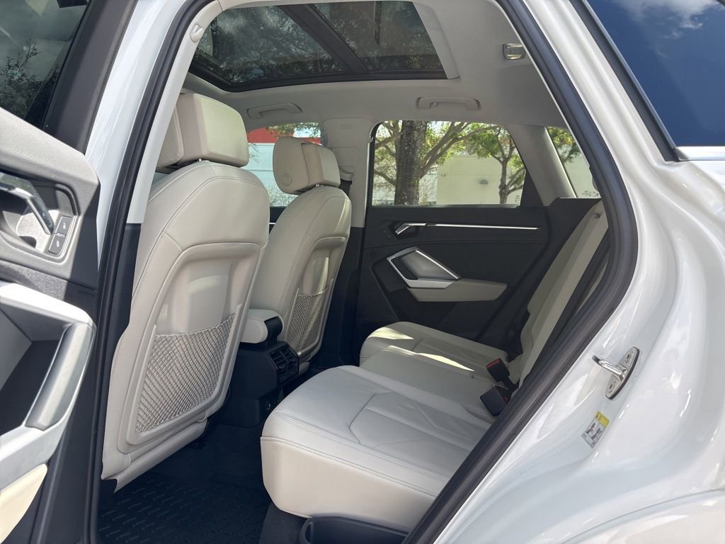 Used 2020 Audi Q3 2.0T Premium w/ Convenience Package image 16