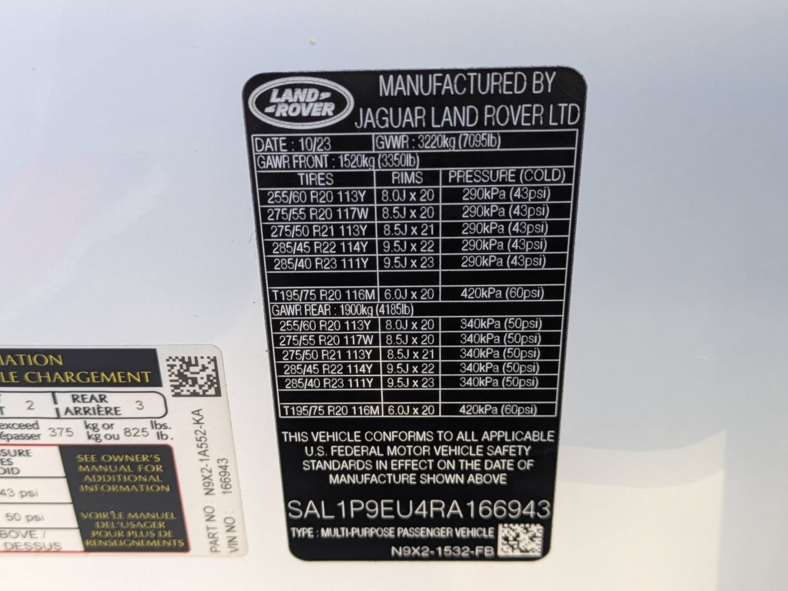 Used 2024 Land Rover Range Rover Sport SE AWD/4WD image 32