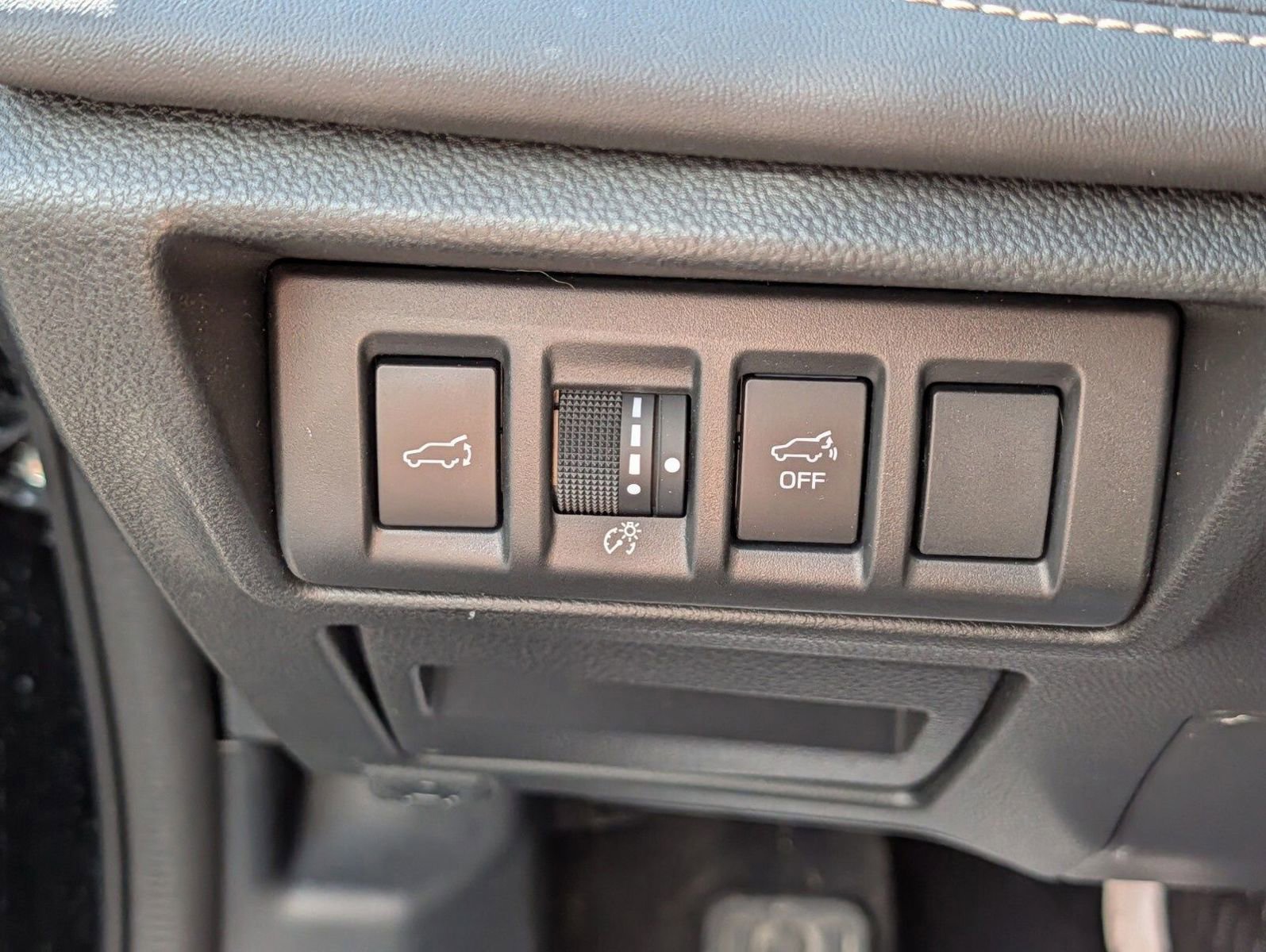 Used 2025 Subaru Outback Limited AWD/4WD image 9
