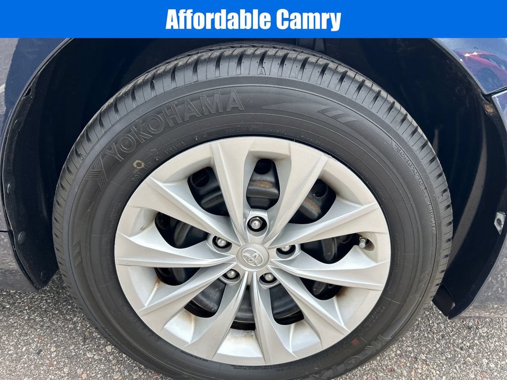 Used 2017 Toyota Camry LE FWD image 9