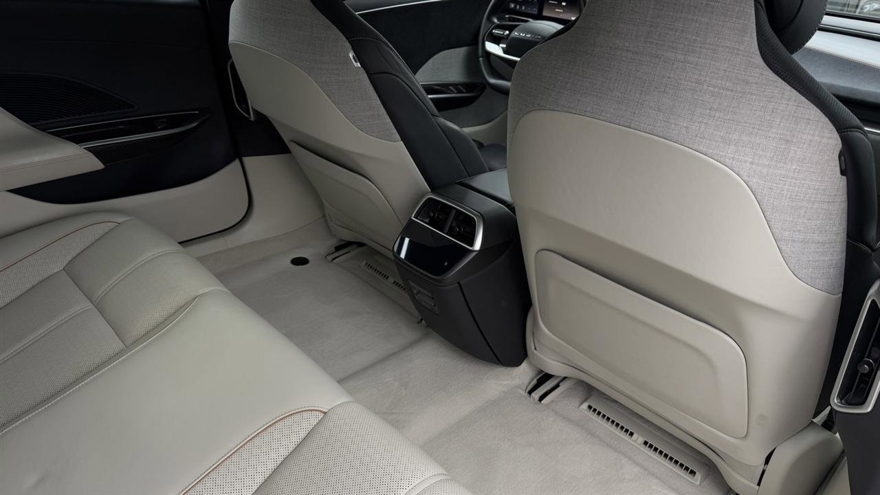 Used 2023 Lucid Air Grand Touring image 24