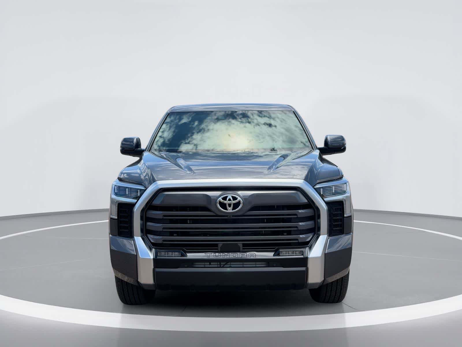 Used 2026 Toyota Tundra Limited AWD/4WD image 9