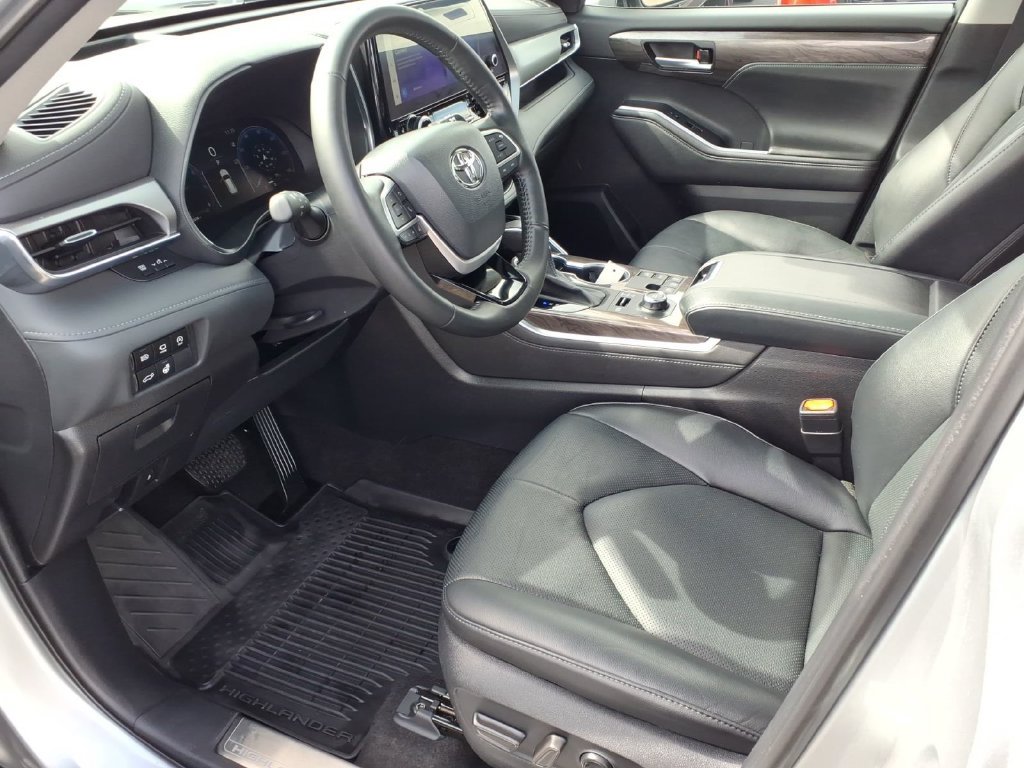Used 2023 Toyota Highlander Platinum AWD/4WD image 14
