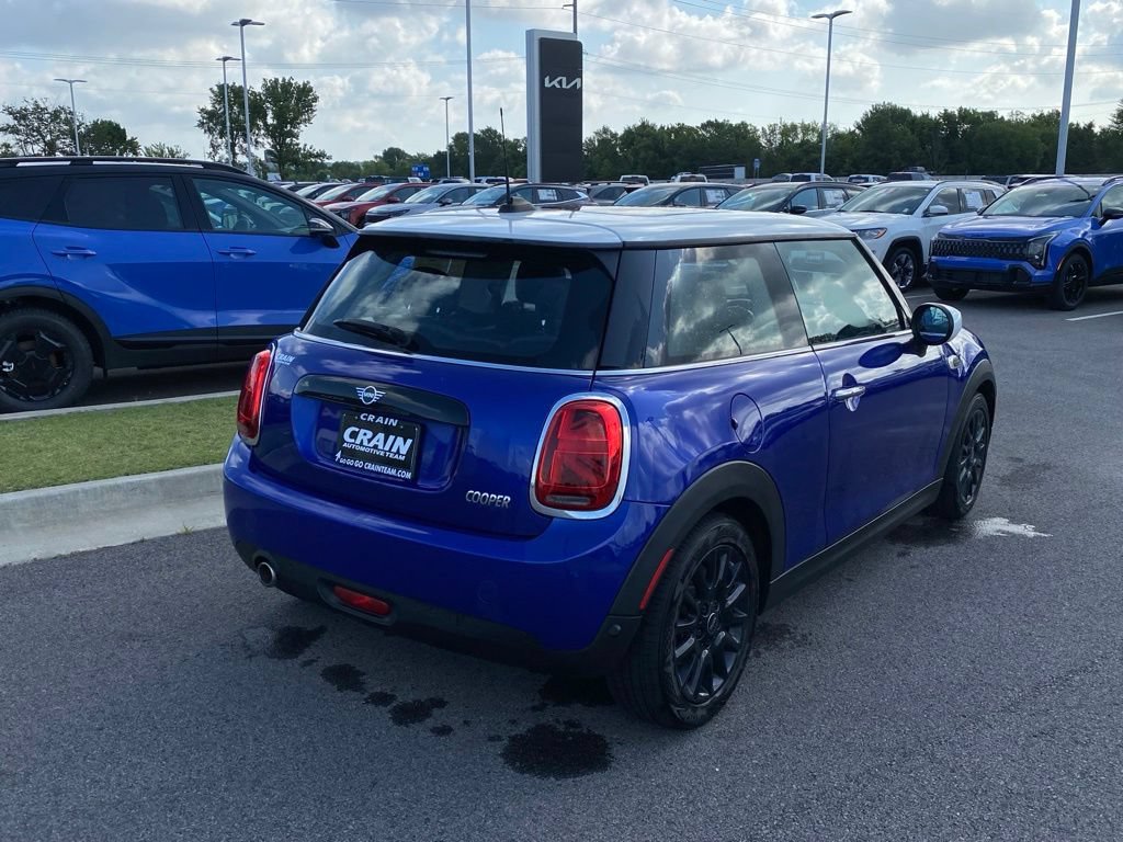 Used 2021 MINI Cooper 2-Door Hardtop FWD image 7