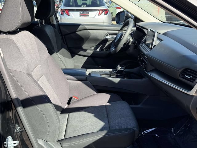 Used 2024 Nissan Rogue SV FWD image 12
