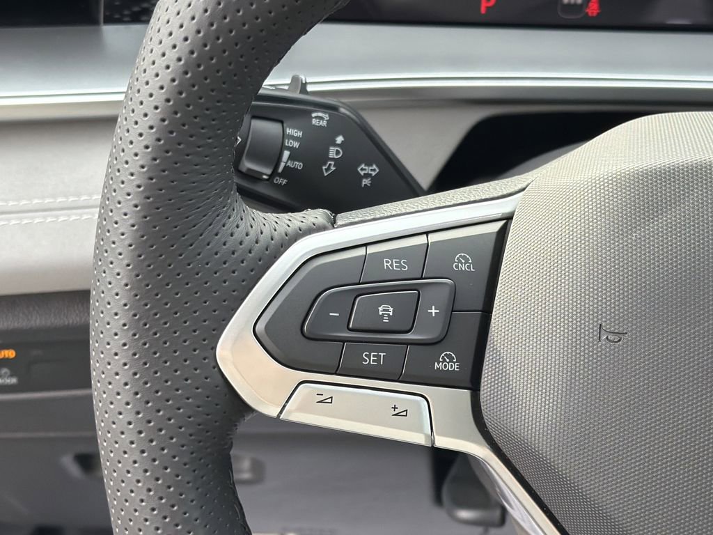 New 2026 Volkswagen Tiguan SE R-Line image 27