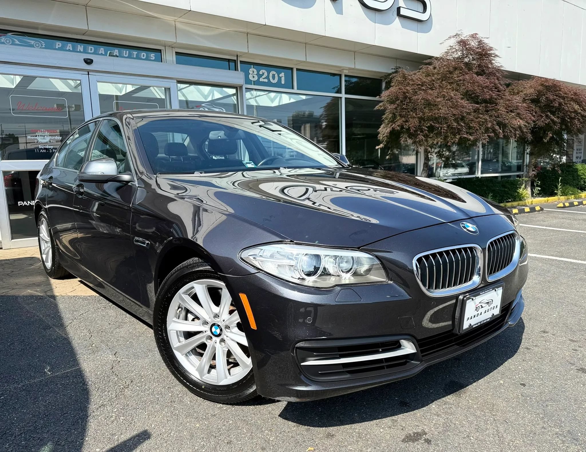 Used 2014 BMW 528i xDrive Sedan AWD/4WD image 1