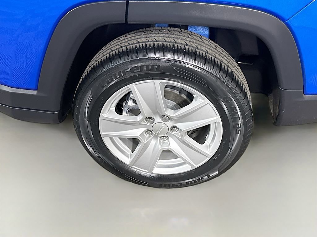 Used 2022 Jeep Compass Latitude image 32